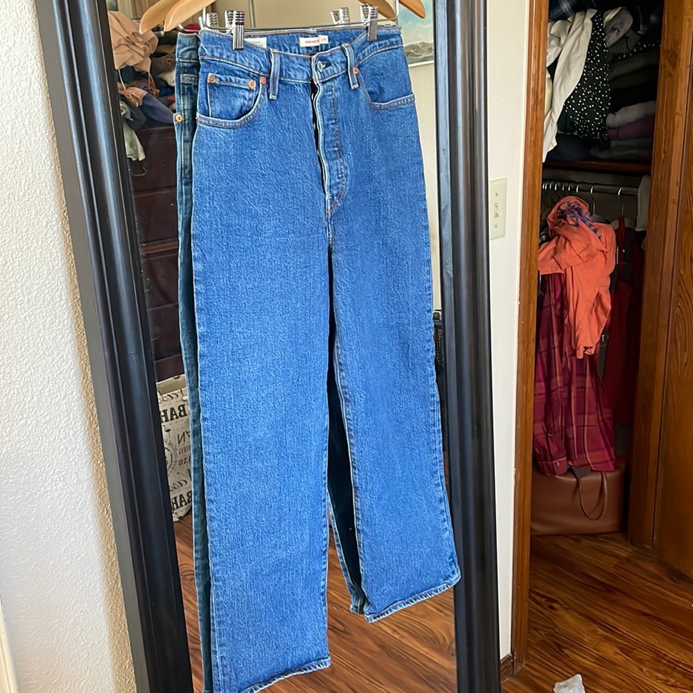Women’s Levi Ribcage Straight Jean size W29/L27